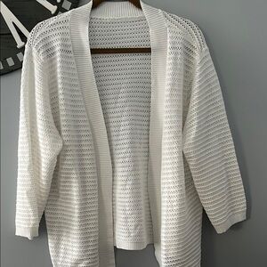 Short white breathable airy summer sweater size 2X